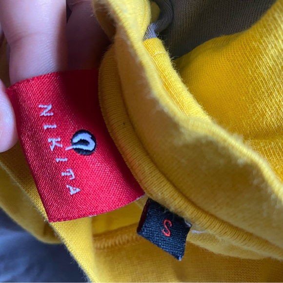 3/30$🤍 NIKITA | Colour-block semi cropped longsleeve - Picture 3 of 4